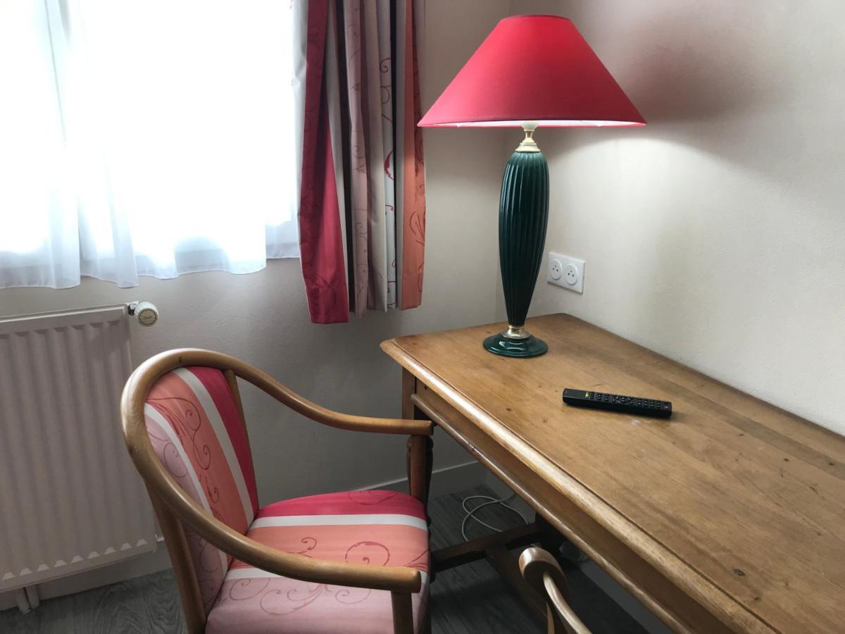 Logis La Villa Des Houx Aumale Екстер'єр фото